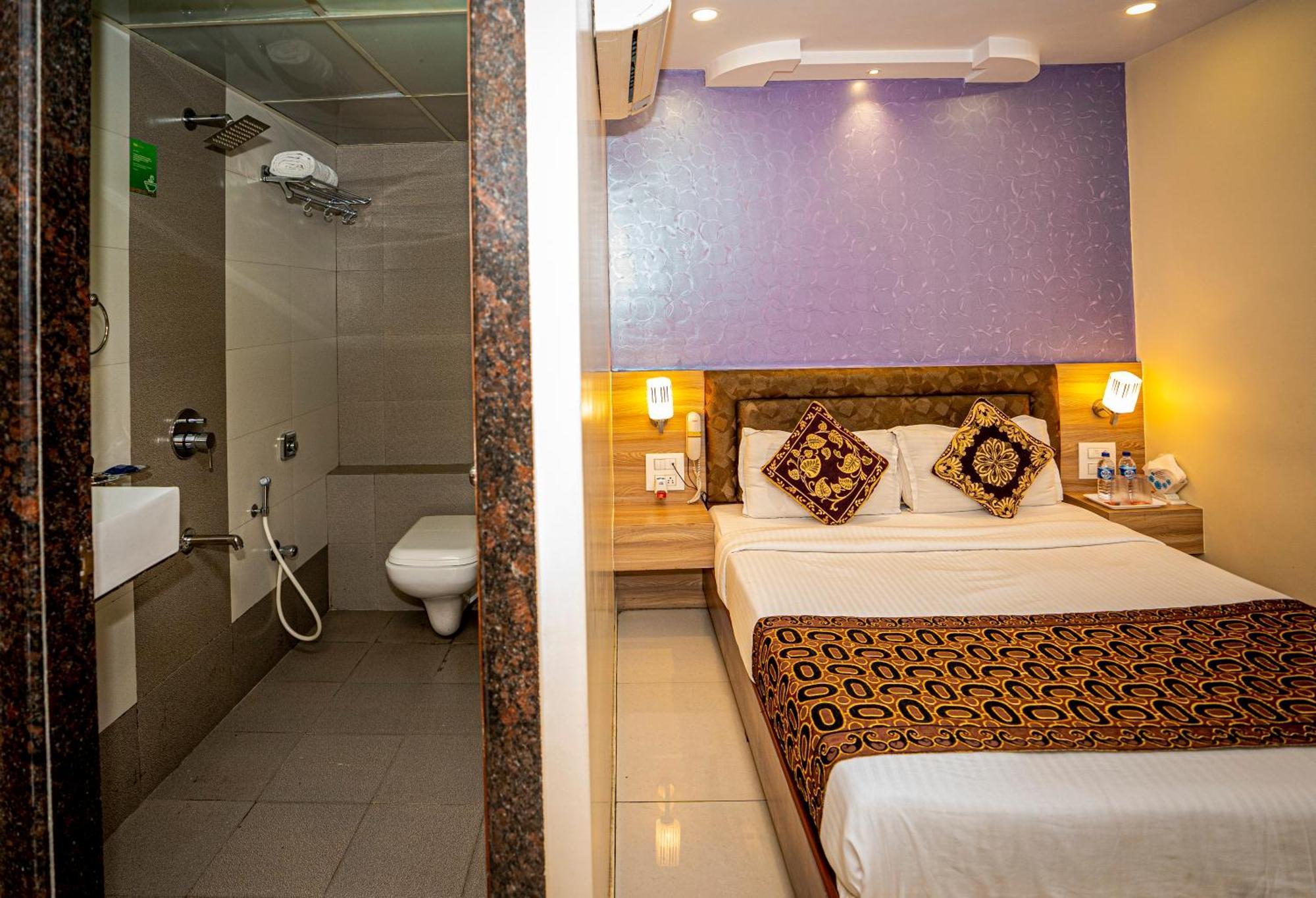 Hotel Hill Park Mumbai  Buitenkant foto